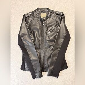 maurices BLACK Faux Leather Biker Jacket Zipper Epaulette Pockets Women’s